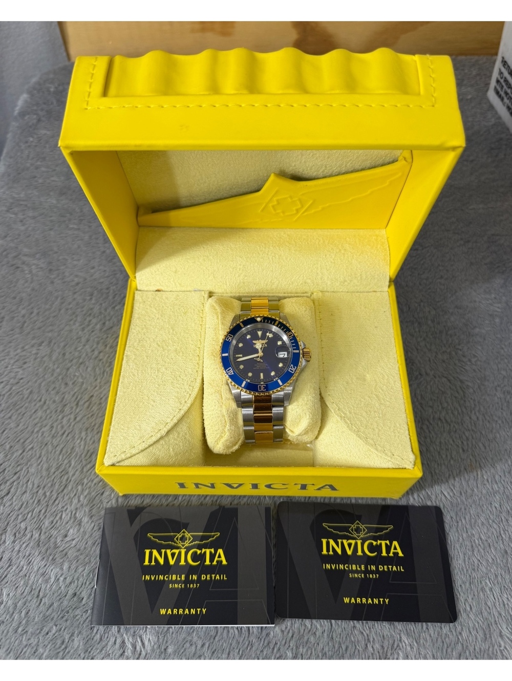 240/00 Invicta Pro Diver 8928OB Automatic Two Tone Blue Dial Watch Need Battery